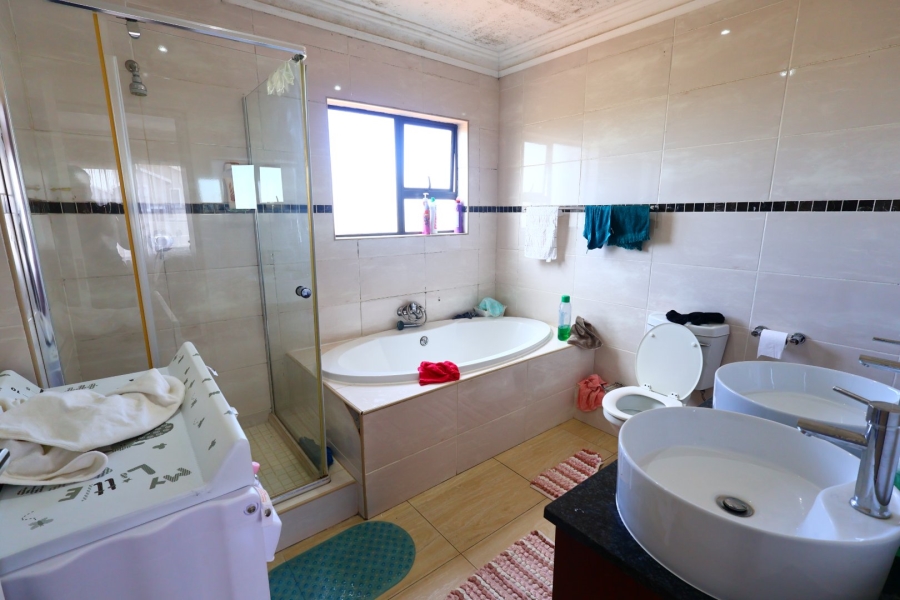 3 Bedroom Property for Sale in Hillside Free State